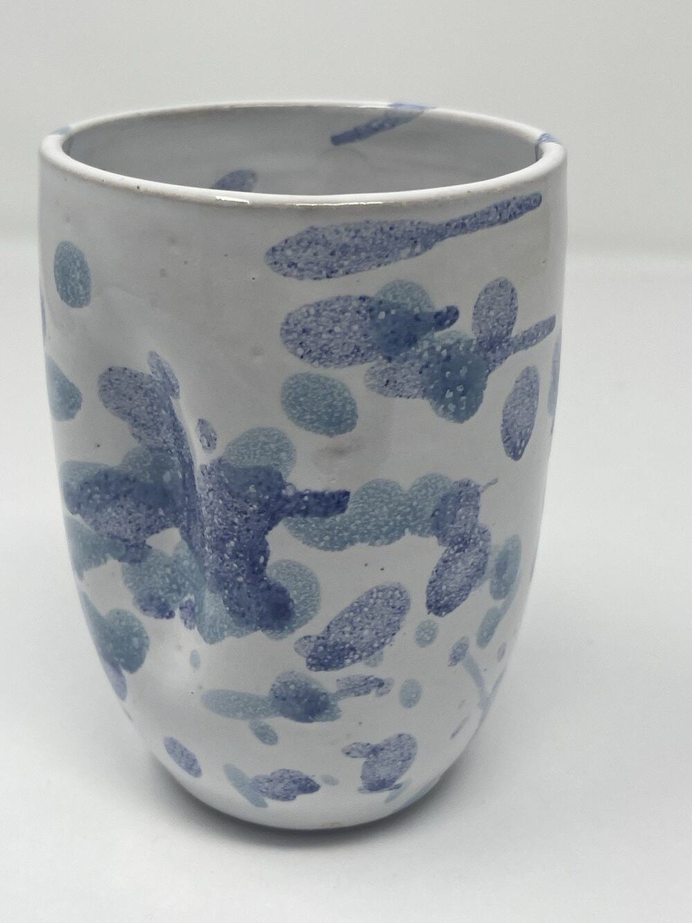 Art Pottery Mug Blue White Spongeware Design Finger Indents Pencil Cup Signed